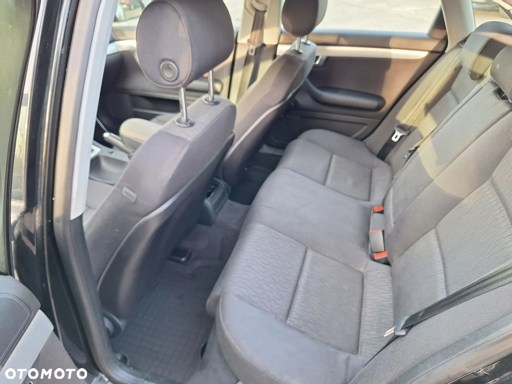 Audi A4 Limousine - 15