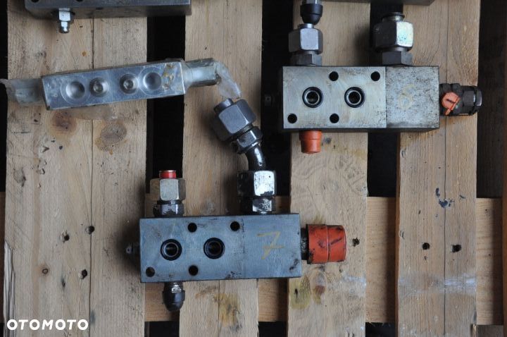 ZAMEK HYDRAULICZNY MANITOU - 4