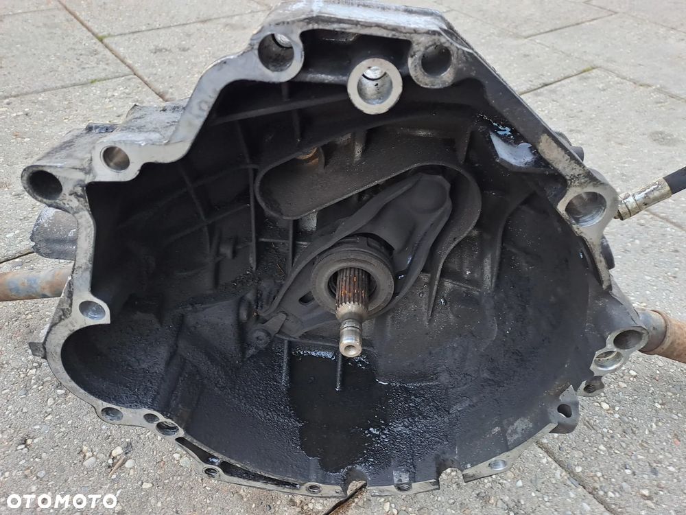 Volkswagen Passat B5 1.9 TDi 110KM AFN AVG skrzynia biegów 1E0300046N - 7