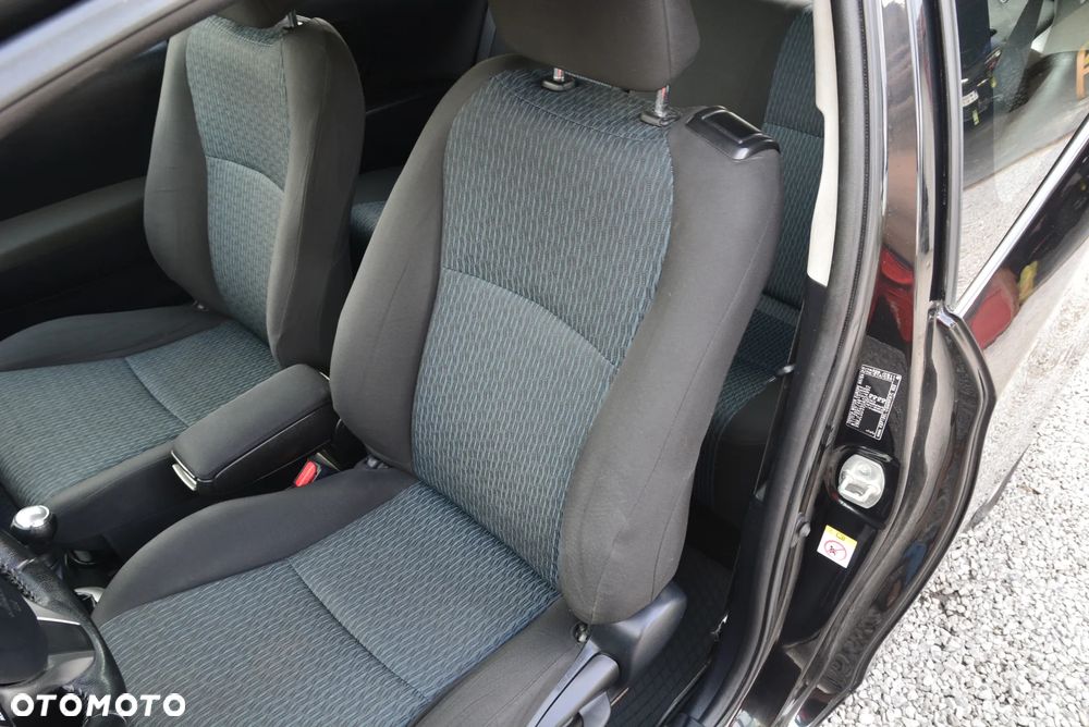 Toyota Yaris 1.0 Premium - 23