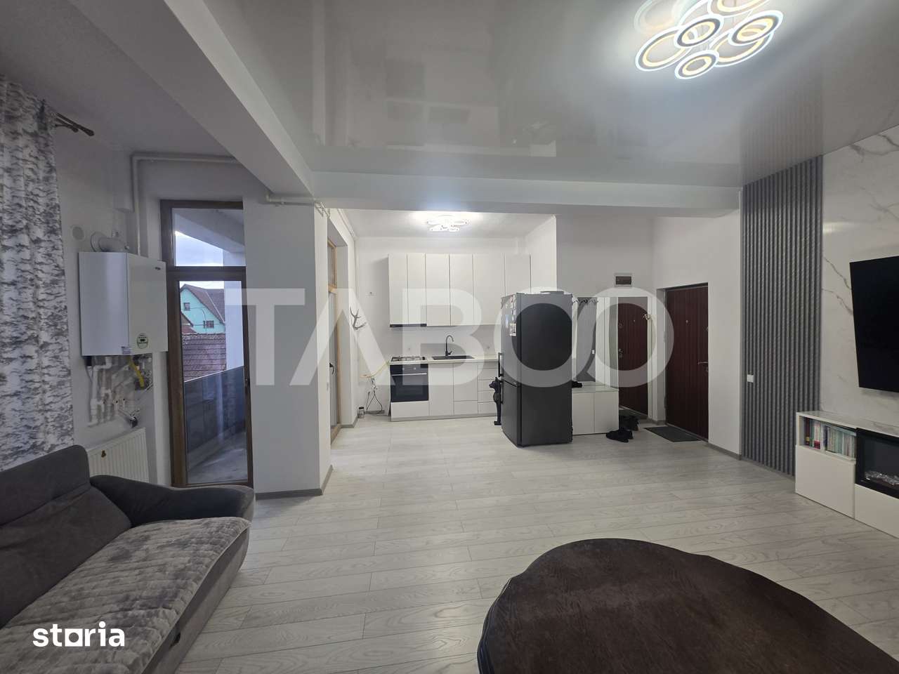 Apartament 2 camere de vanzare 54mpu cu 2 balcoane zona Selimbar Sibiu — fotografia 3