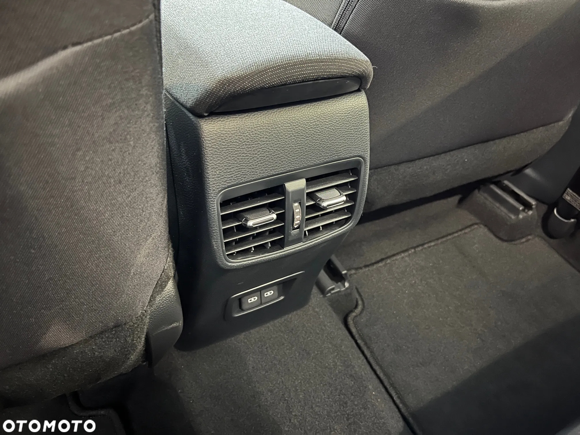 Toyota Corolla 1.5 Comfort - 26