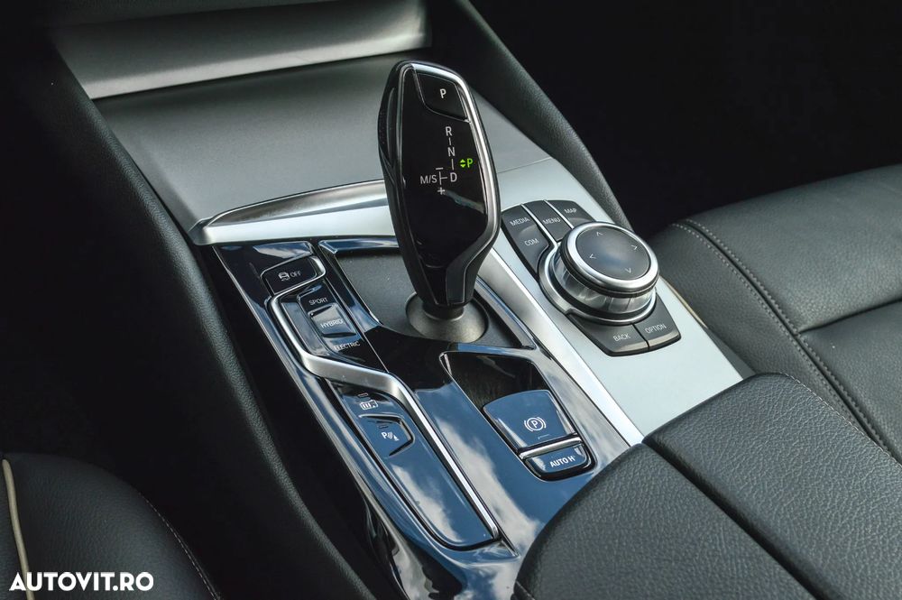 BMW Seria 5 520e Aut. Luxury Line - 25