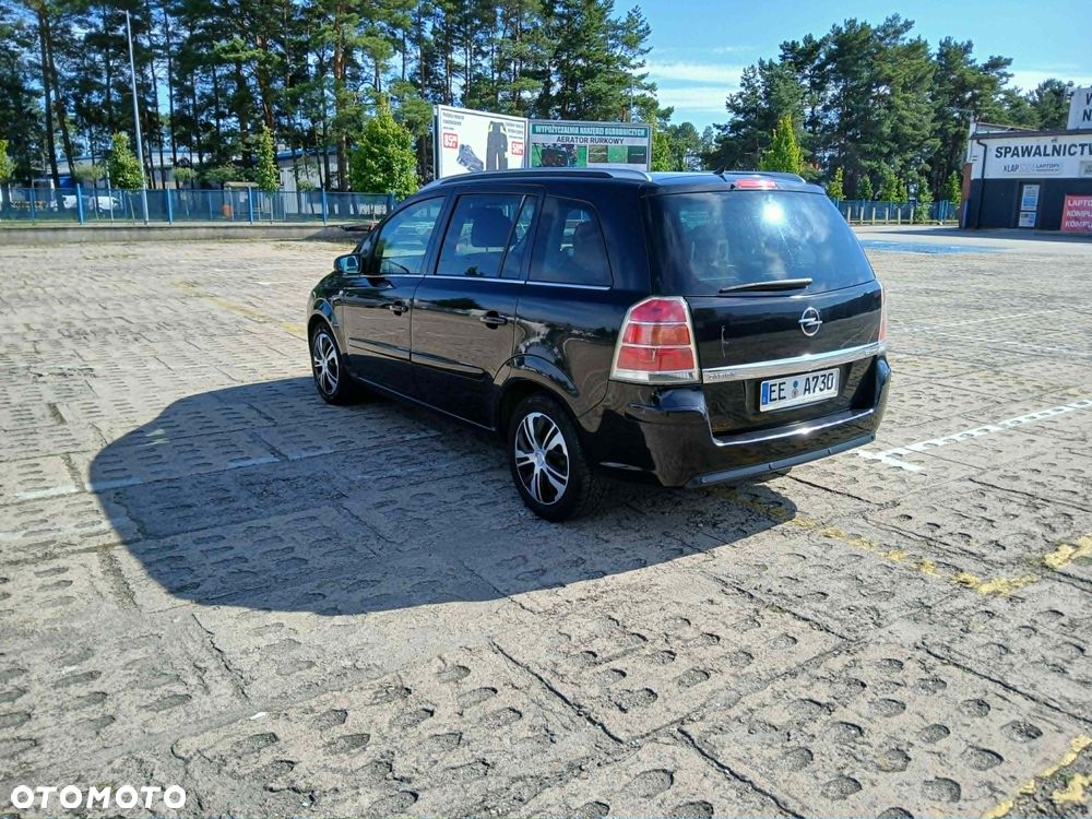 Opel Zafira 2.2 - 4
