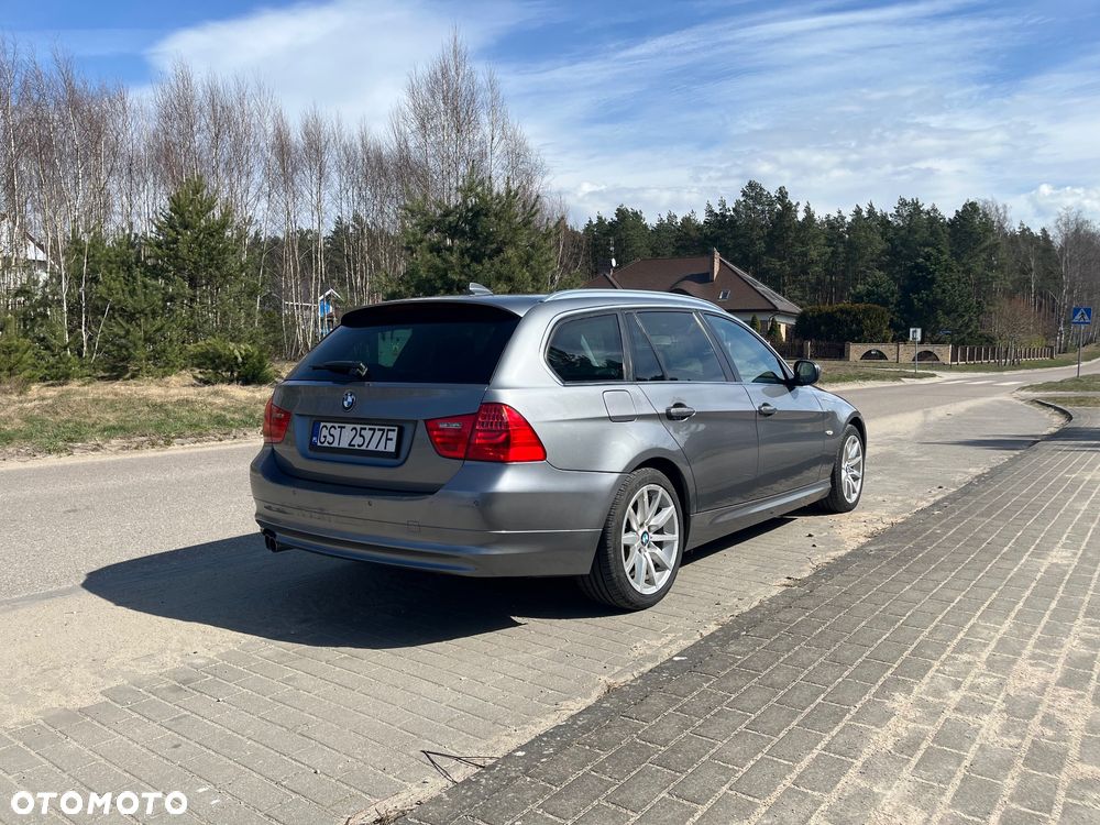 BMW Seria 3 330d xDrive DPF Edition Exclusive - 4