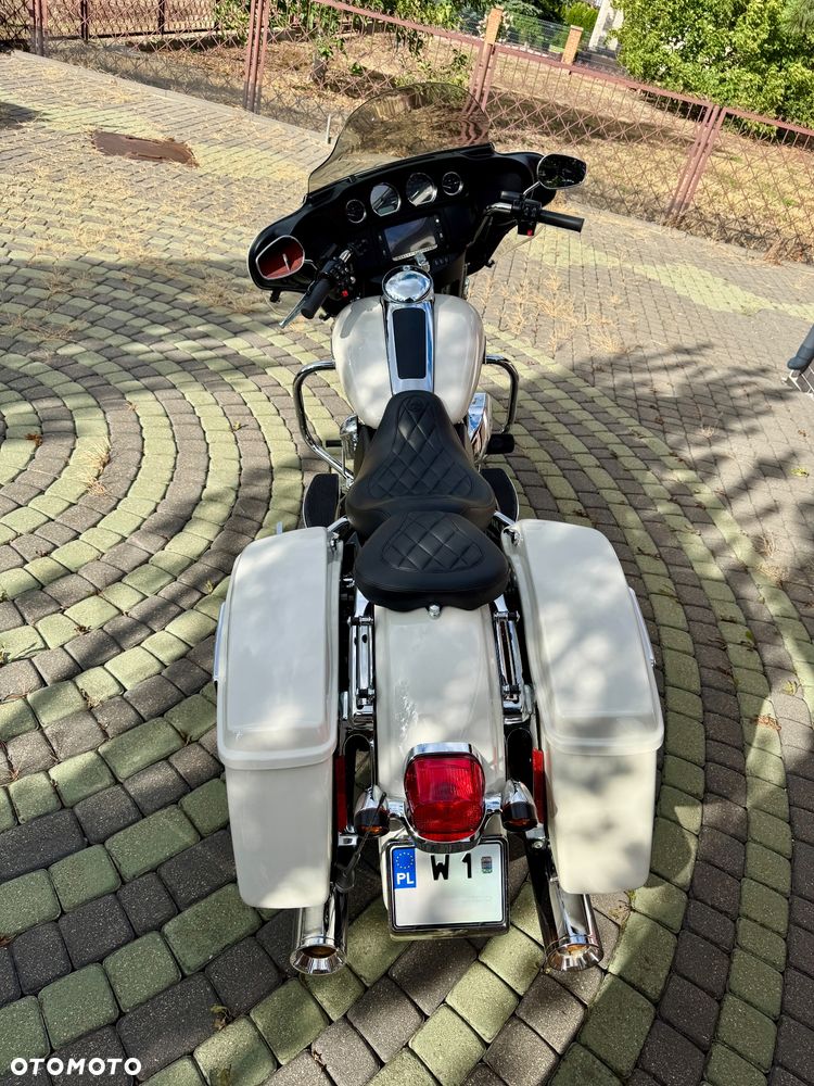 Harley-Davidson FLH Electra Glide - 20