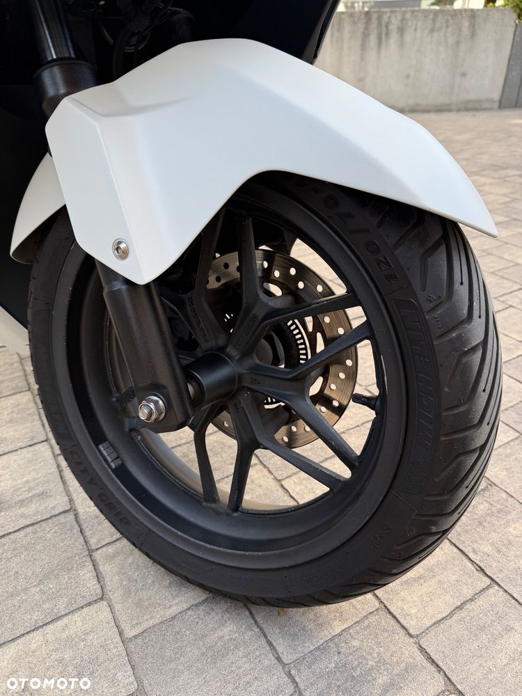 Honda NSS - 8