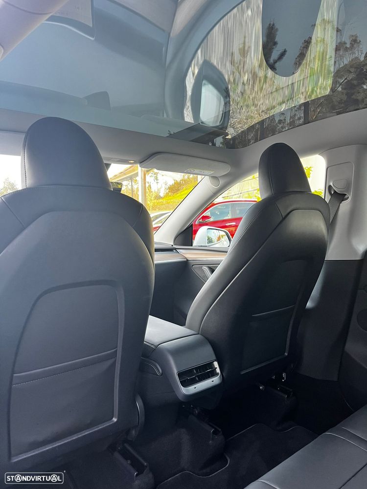 Tesla Model Y Standard - 14