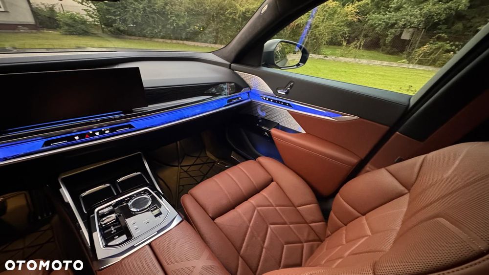 BMW Seria 7 750e PHEV xDrive Individual Edition sport - 6