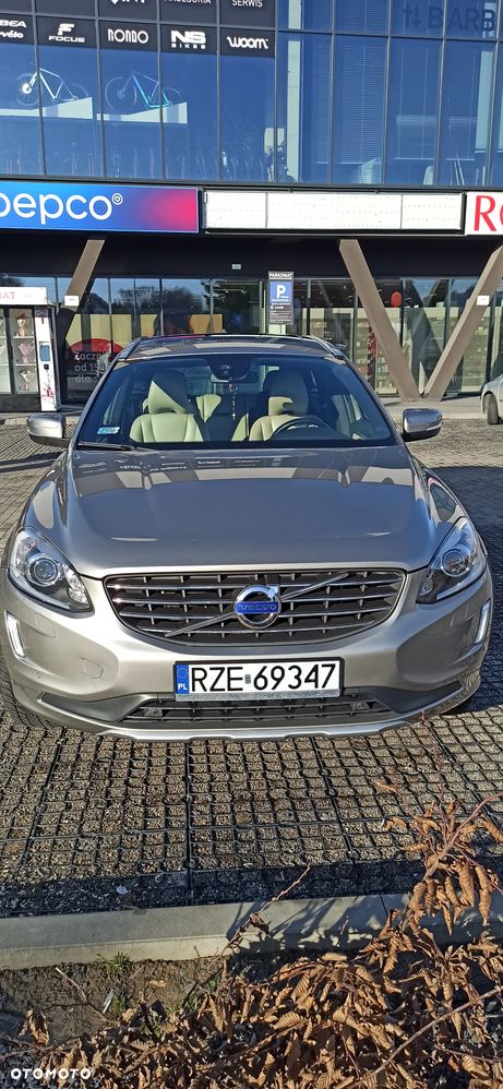 Volvo XC 60 D4 AWD Summum - 8