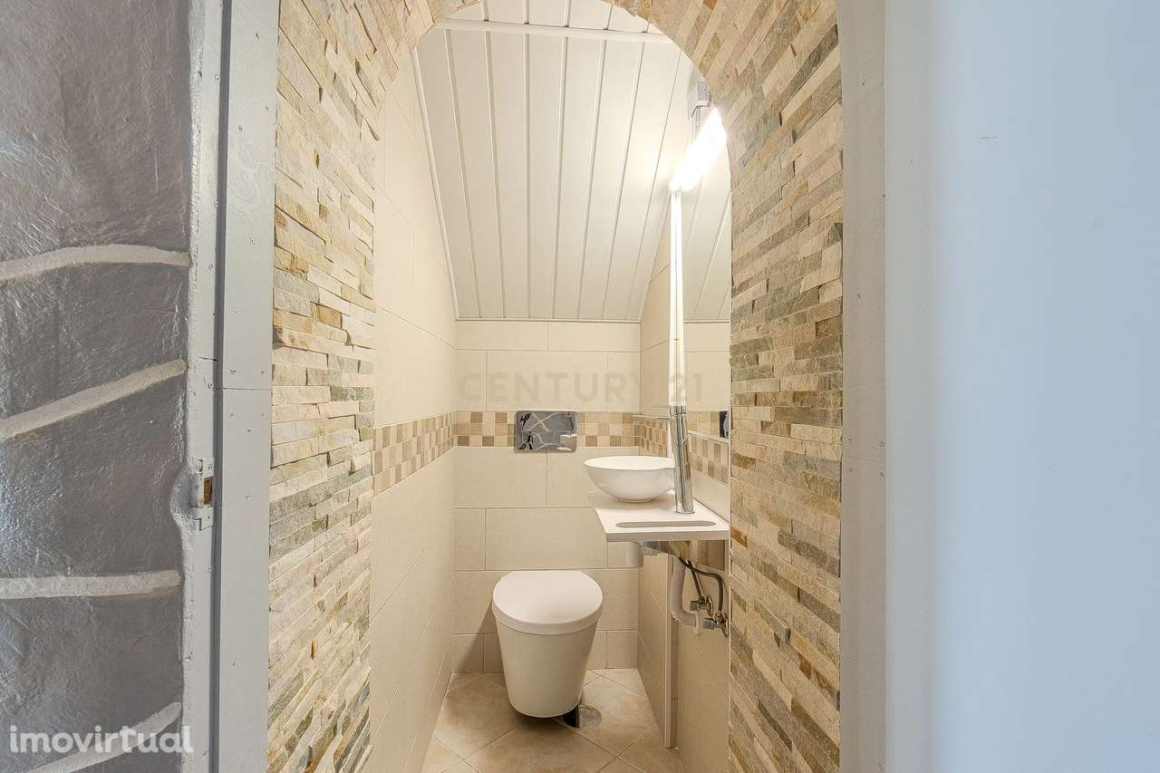 Moradia Geminada T2 no Centro de Ferreiras - Grande imagem: 3/23