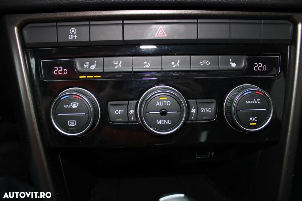 Volkswagen T-ROC 2.0 TDI 4Mot DSG Style - 12