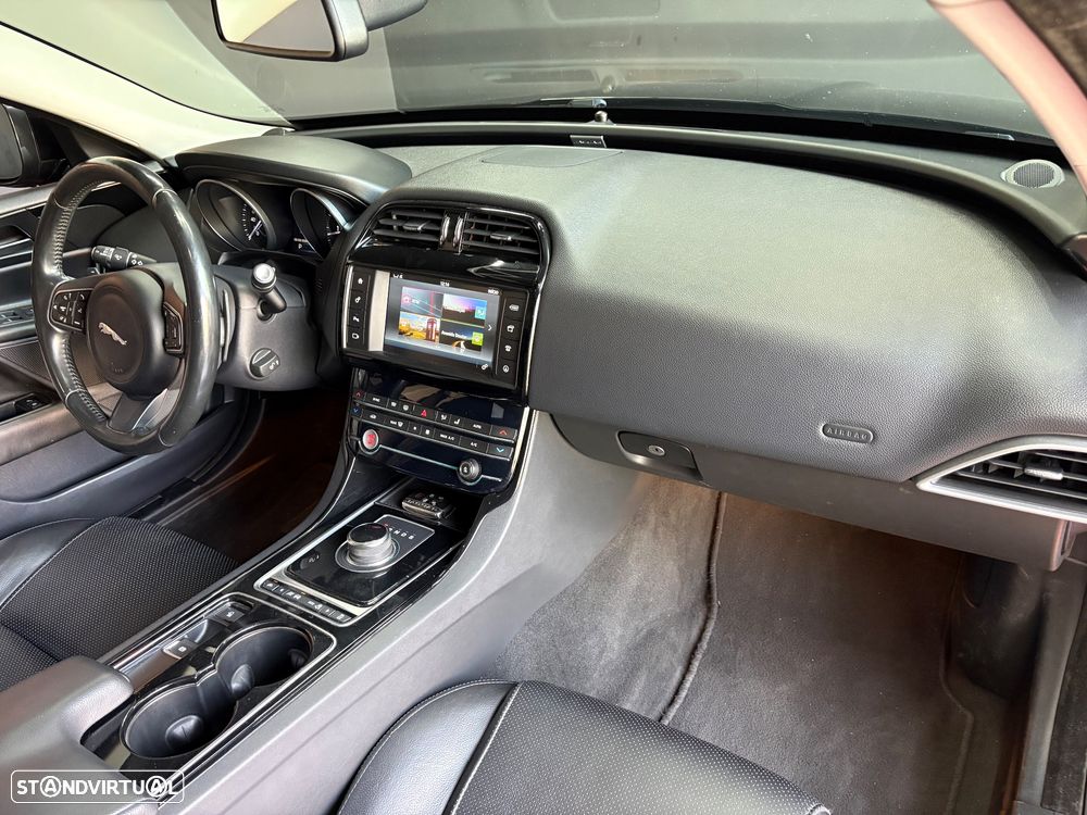 Jaguar XE E-Performance Aut. Prestige - 16