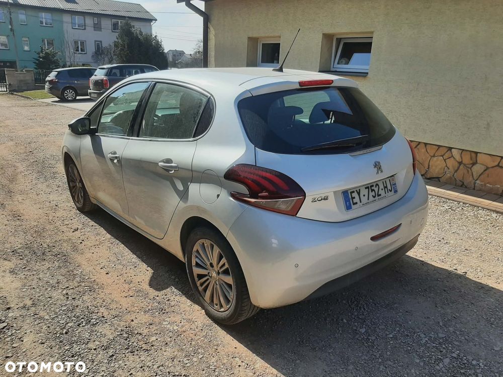 Peugeot 208 PureTech 110 Stop & Start Allure - 5