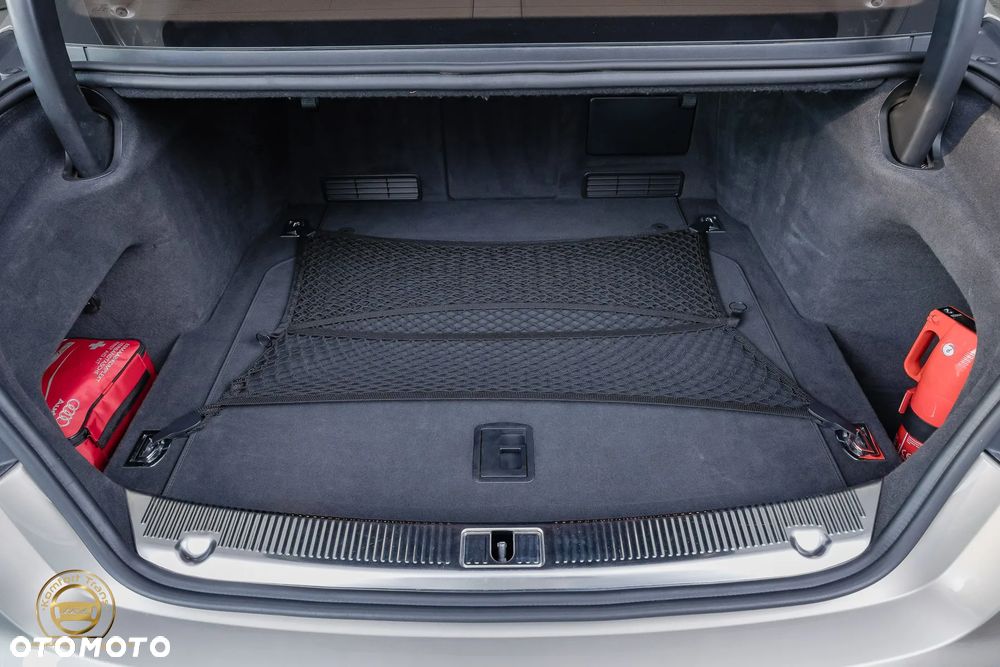 Audi A8 - 35