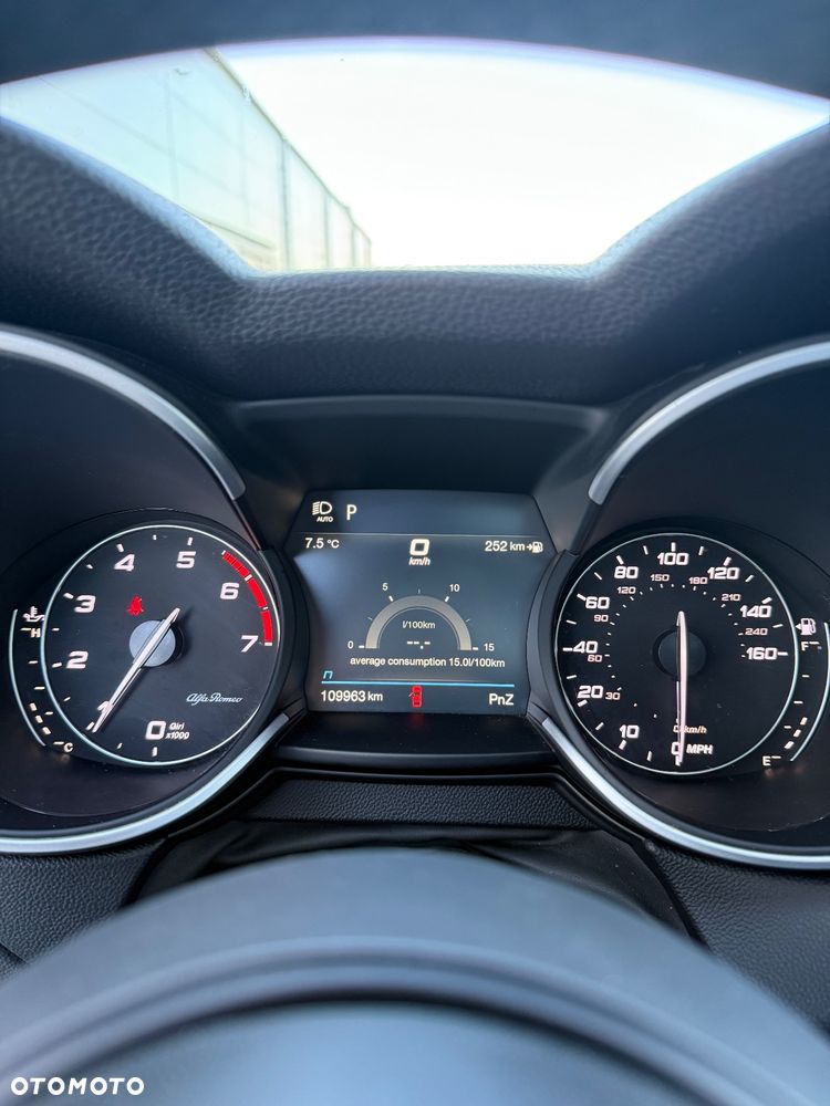 Alfa Romeo Stelvio 2.0 Turbo 16V AT8-Q4 Veloce Ti - 13