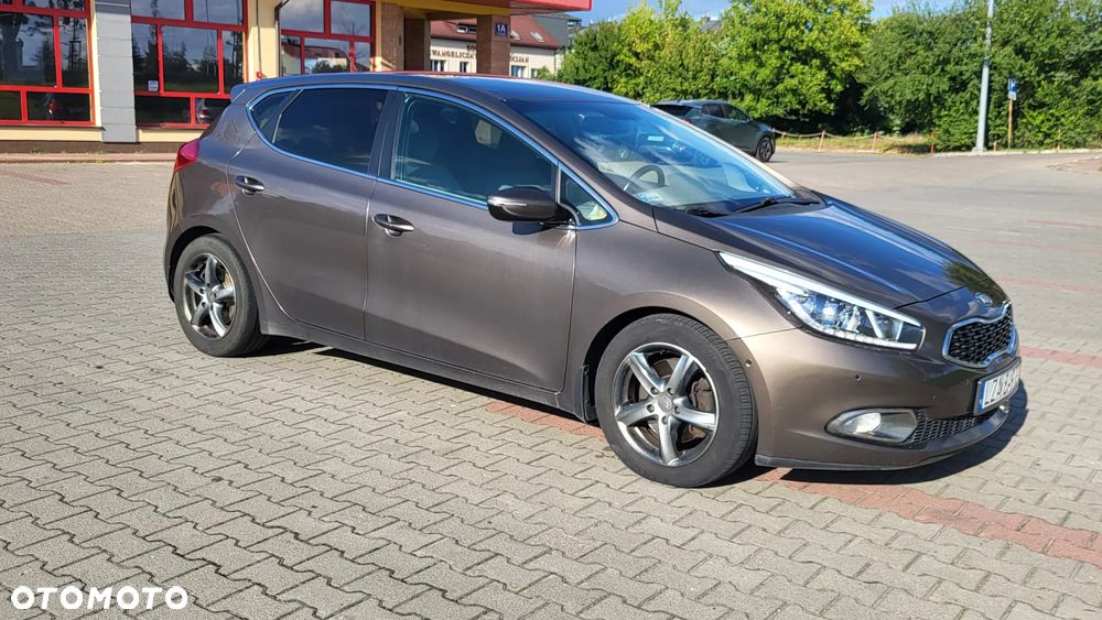 Kia Ceed - 9
