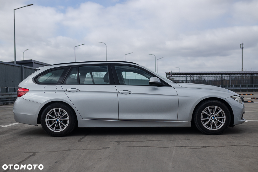 BMW Seria 3 320d Efficient Dynamics - 23