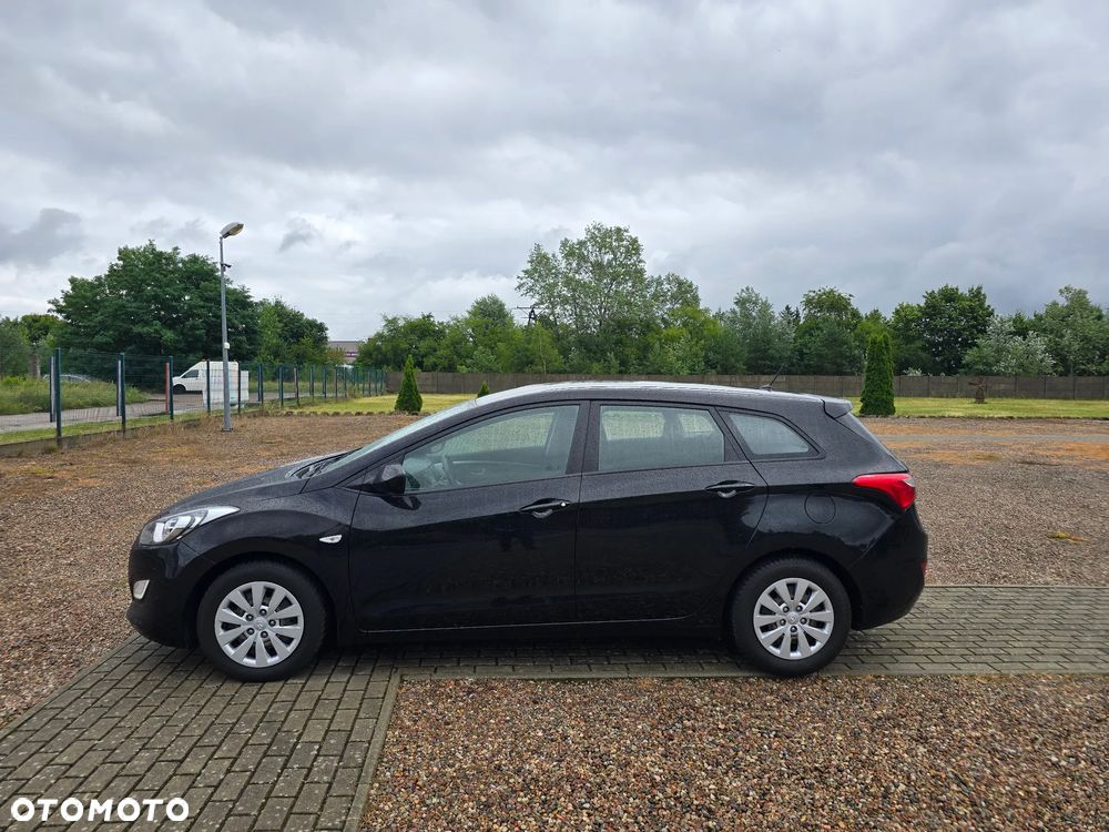 Hyundai i30 blue 1.4 Classic - 10