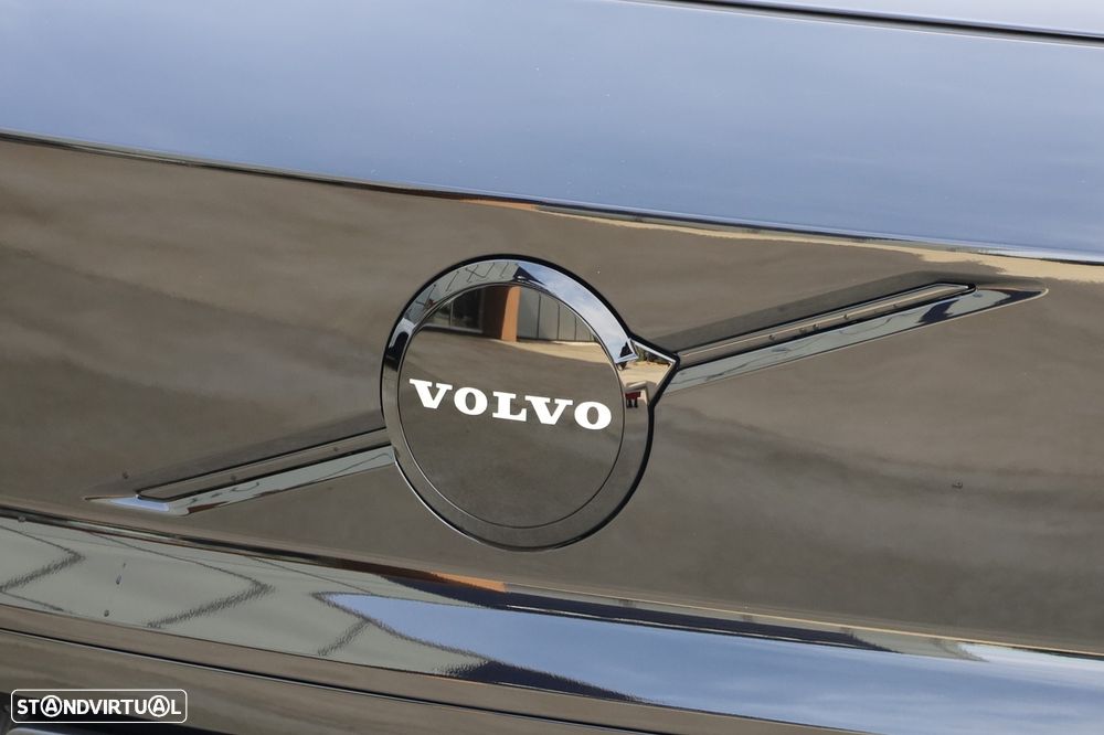 Volvo EX30 69 kWh Single Motor Extended Range Black Edition - 28