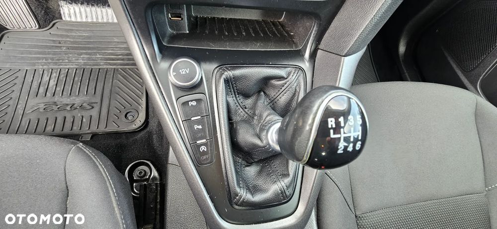 Ford Focus - 25