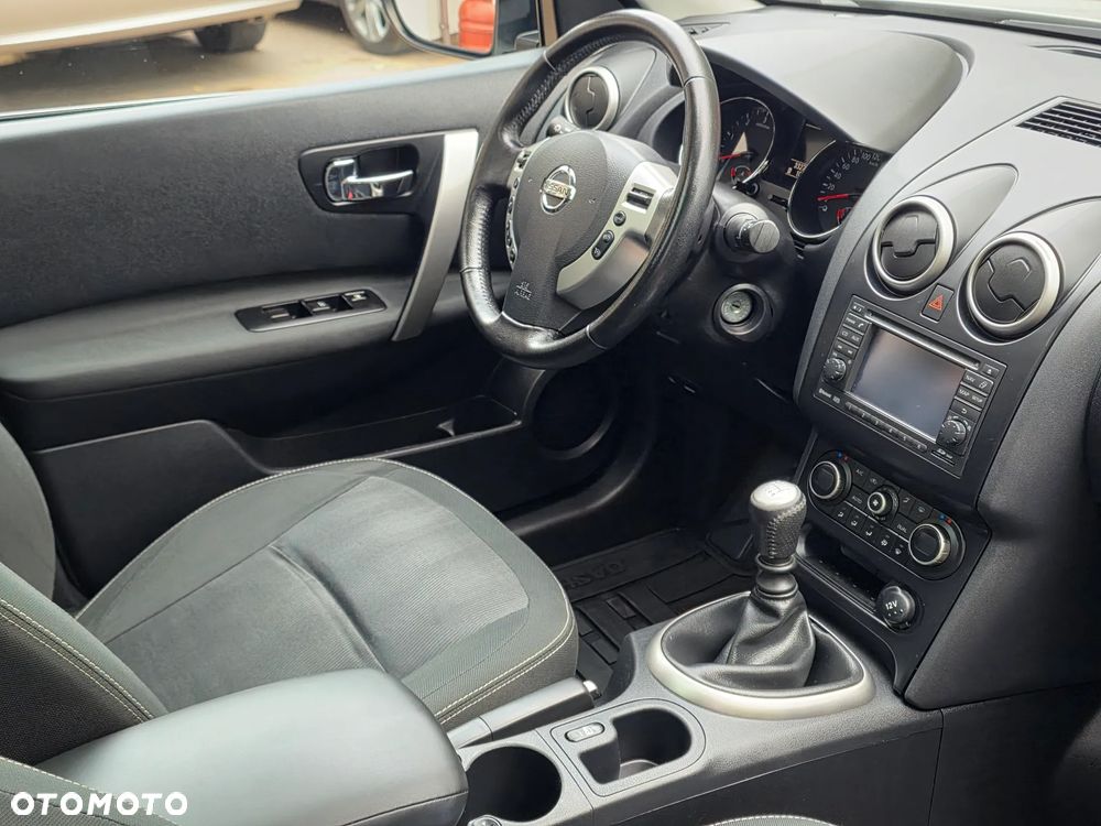 Nissan Qashqai 2.0 dCi DPF tekna - 37