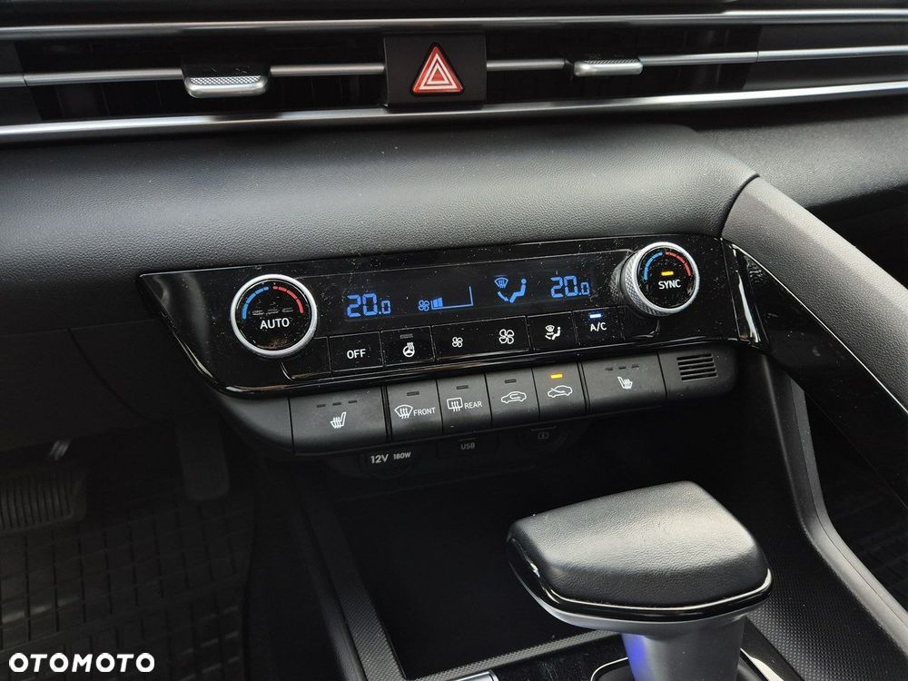 Hyundai Elantra - 23