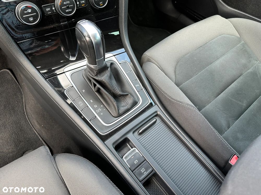 Volkswagen Golf - 17