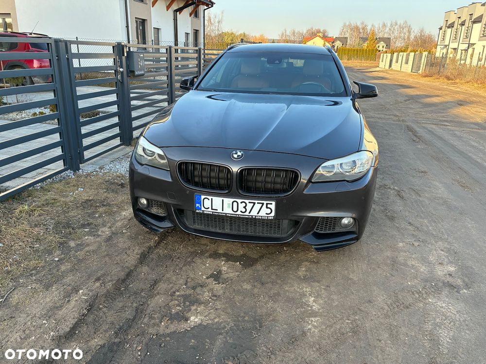 BMW Seria 5 525d Luxury Line - 2