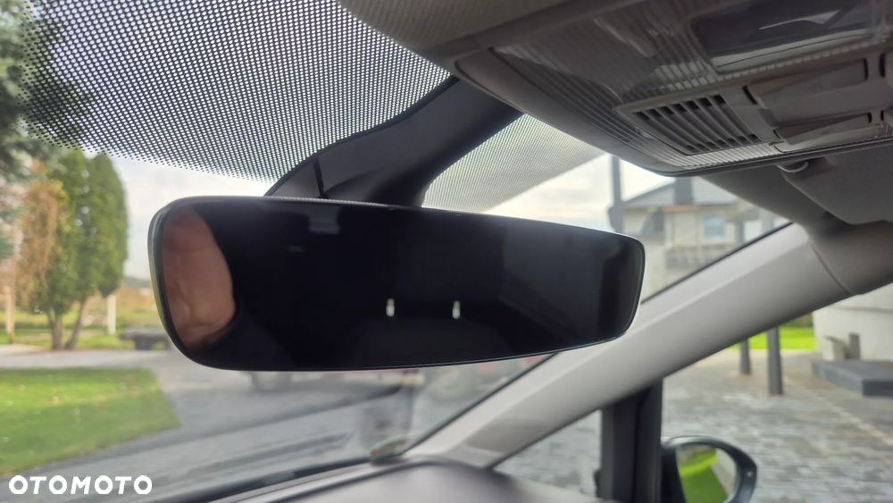 Volkswagen Touran 1.6 TDI SCR BlueMotion Technology Comfortline - 21