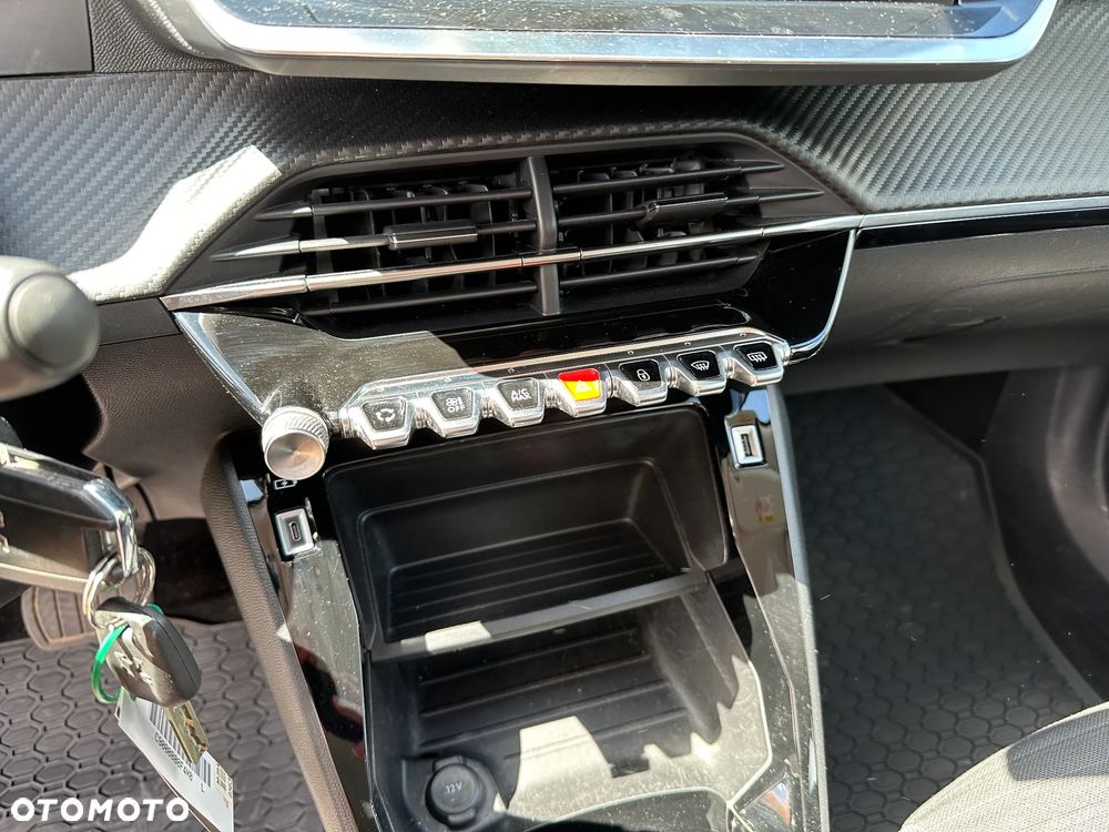 Peugeot 2008 - 17