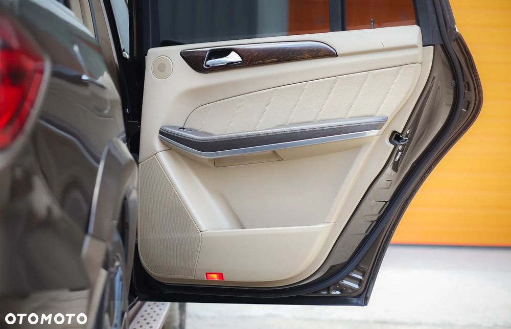 Mercedes-Benz GL 450 4Matic 7G-TRONIC - 26