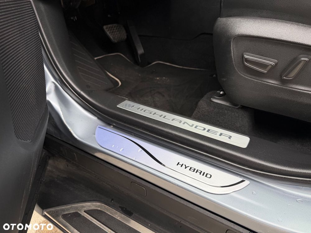 Toyota Highlander 2.5 Hybrid Business Edition - 32