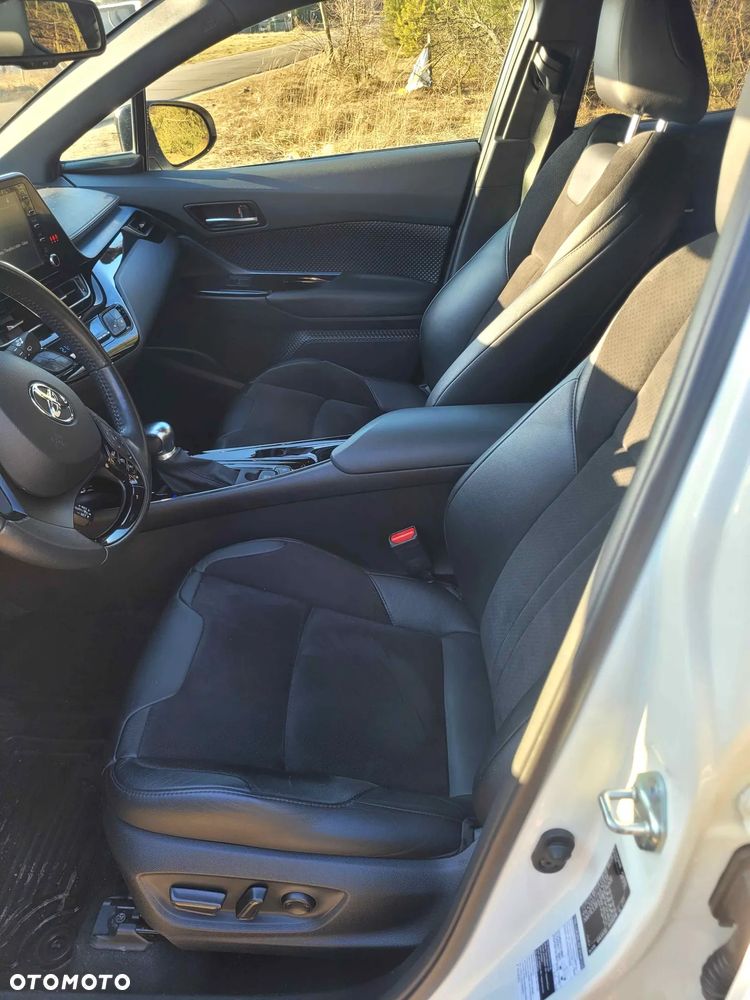 Toyota C-HR ver-2-0-hybrid-selection - 10