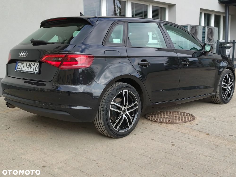 Audi A3 Sportback 1.4 TFSI S tronic Ambiente - 3