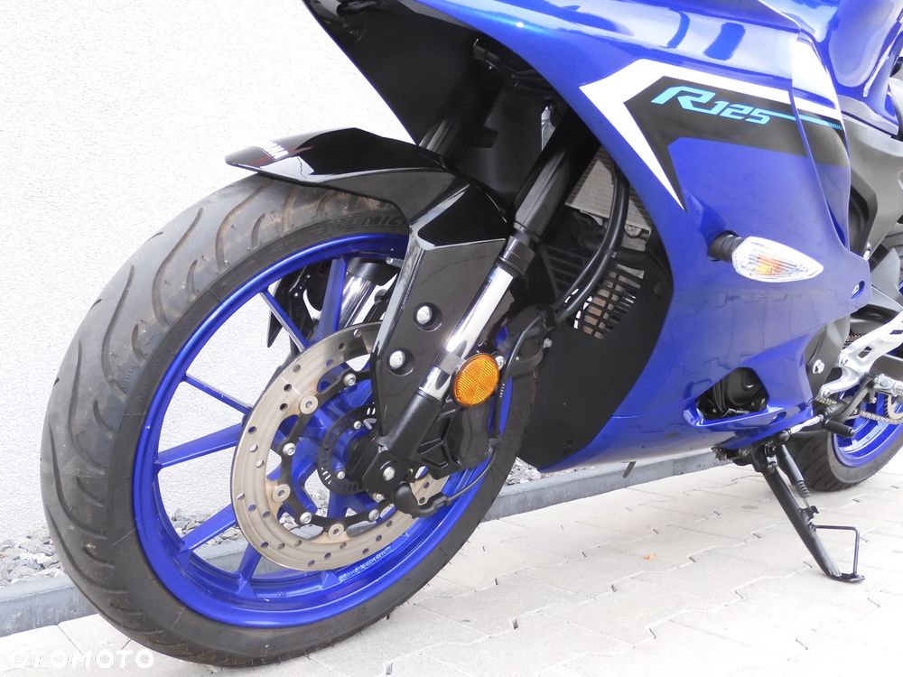 Yamaha YZF - 27