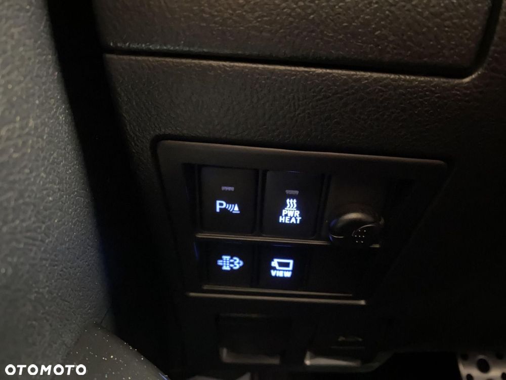 Toyota Hilux 2.8 D-4D Double Cab GR Sport 4x4 - 19