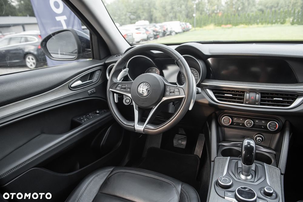 Alfa Romeo Stelvio 2.0 Turbo 16V AT8-Q4 Executive - 16