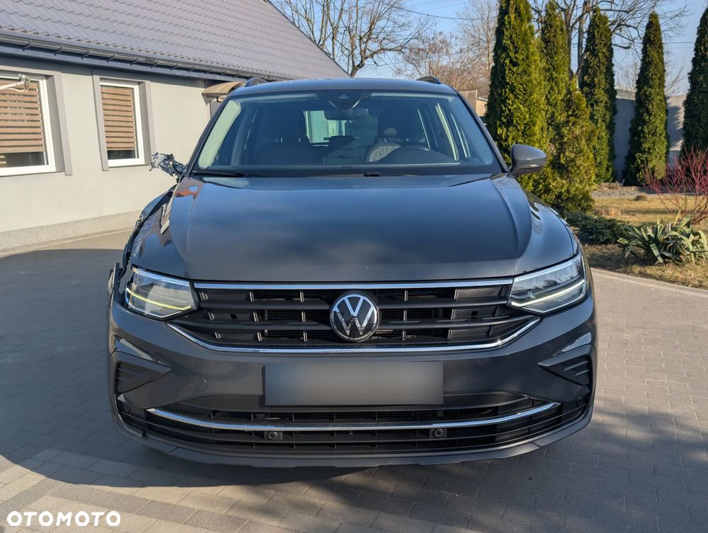 Volkswagen Tiguan 2.0 TSI 4Mot Life DSG - 2
