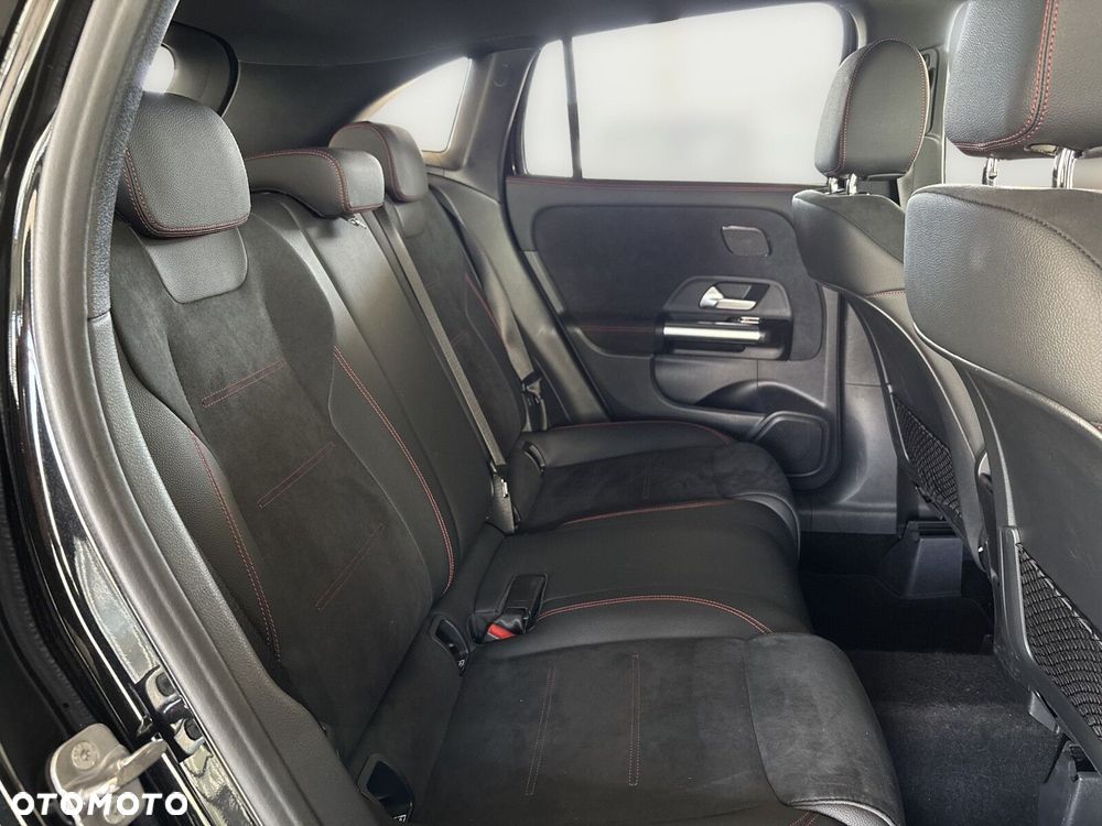 Mercedes-Benz GLA - 22