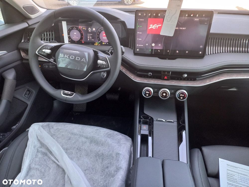 Skoda Superb 2.0 TDI SCR 4x4 L&K DSG - 9