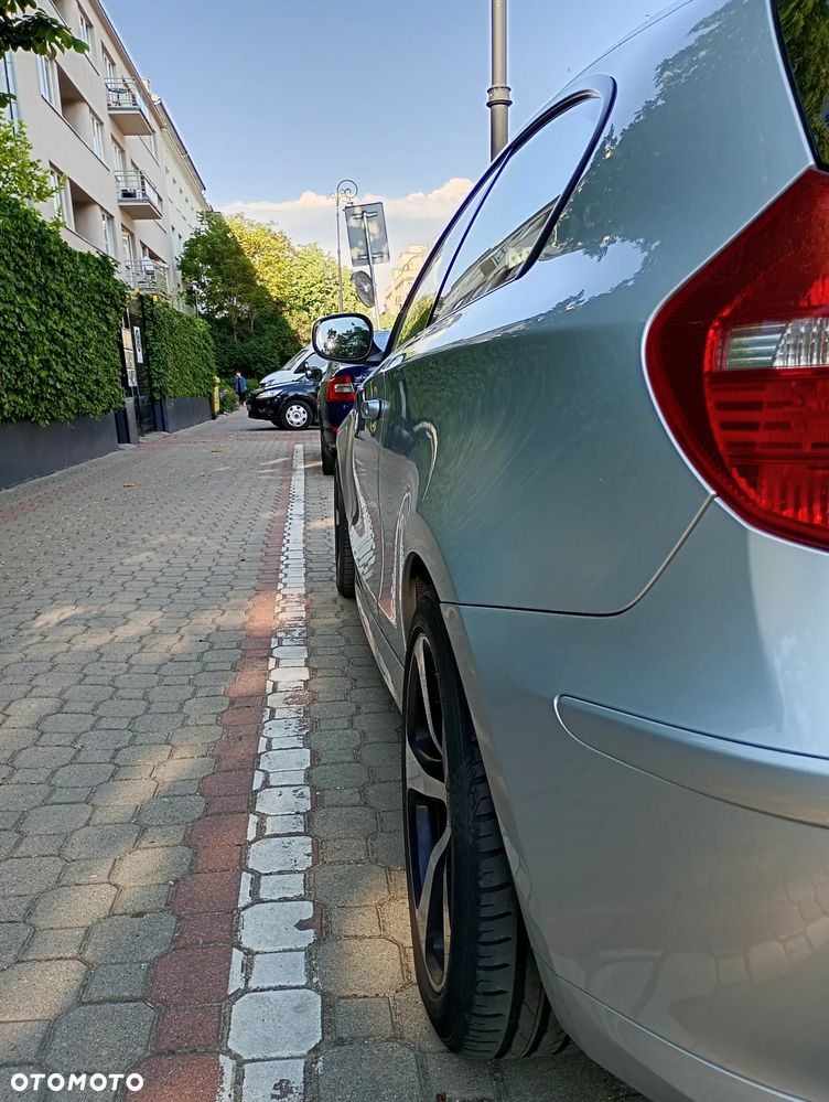 BMW Seria 1 - 32