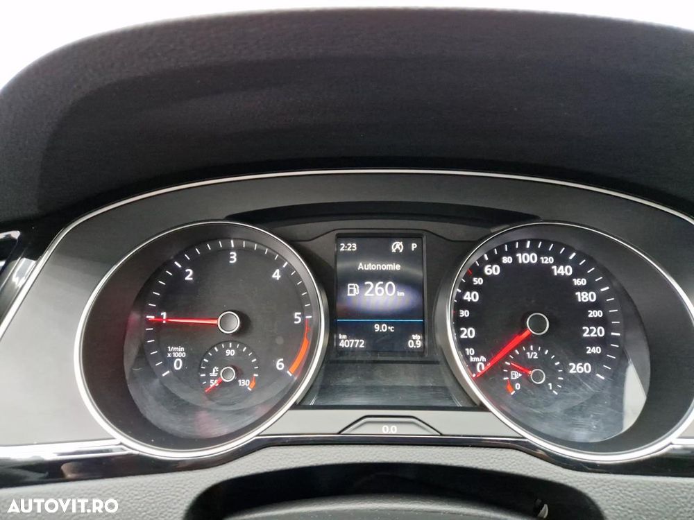 Volkswagen Passat 2.0 TDI DSG Comfortline - 4
