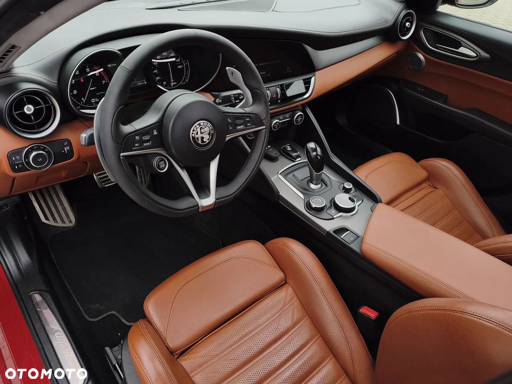 Alfa Romeo Giulia 2.0 Turbo 16V AT8-Q4 Competizione - 7