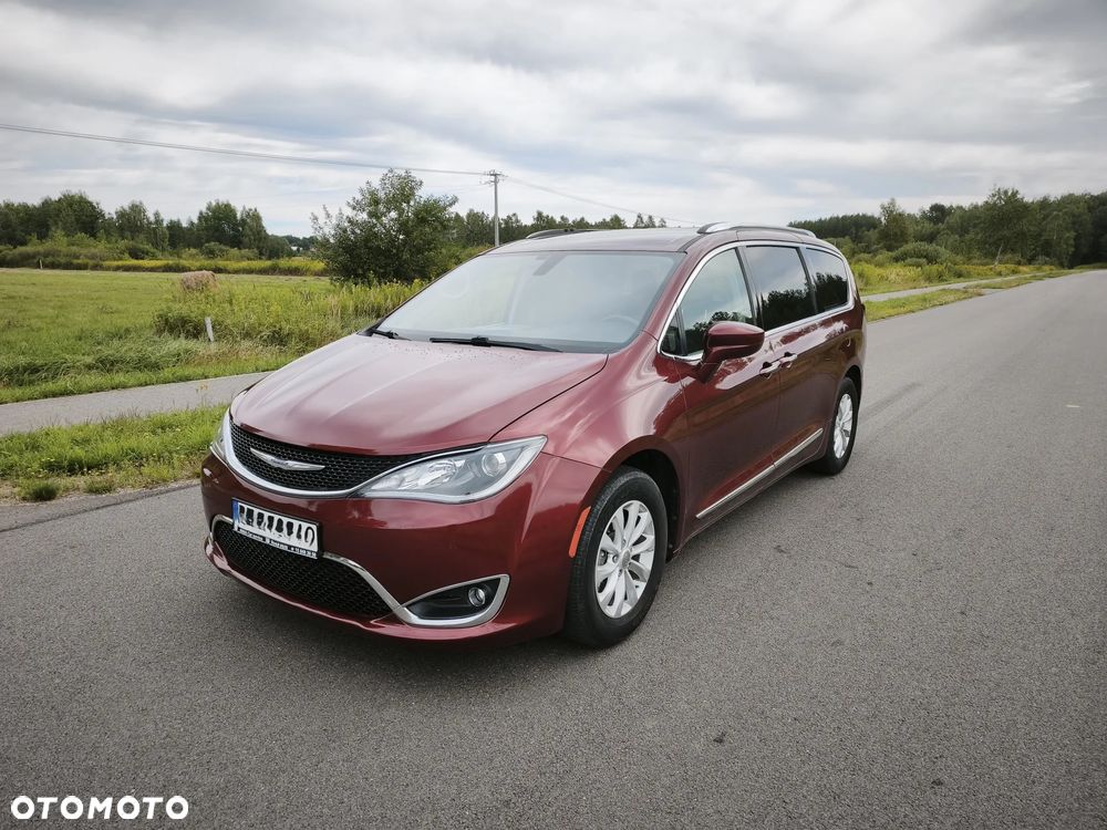 Chrysler Pacifica - 11