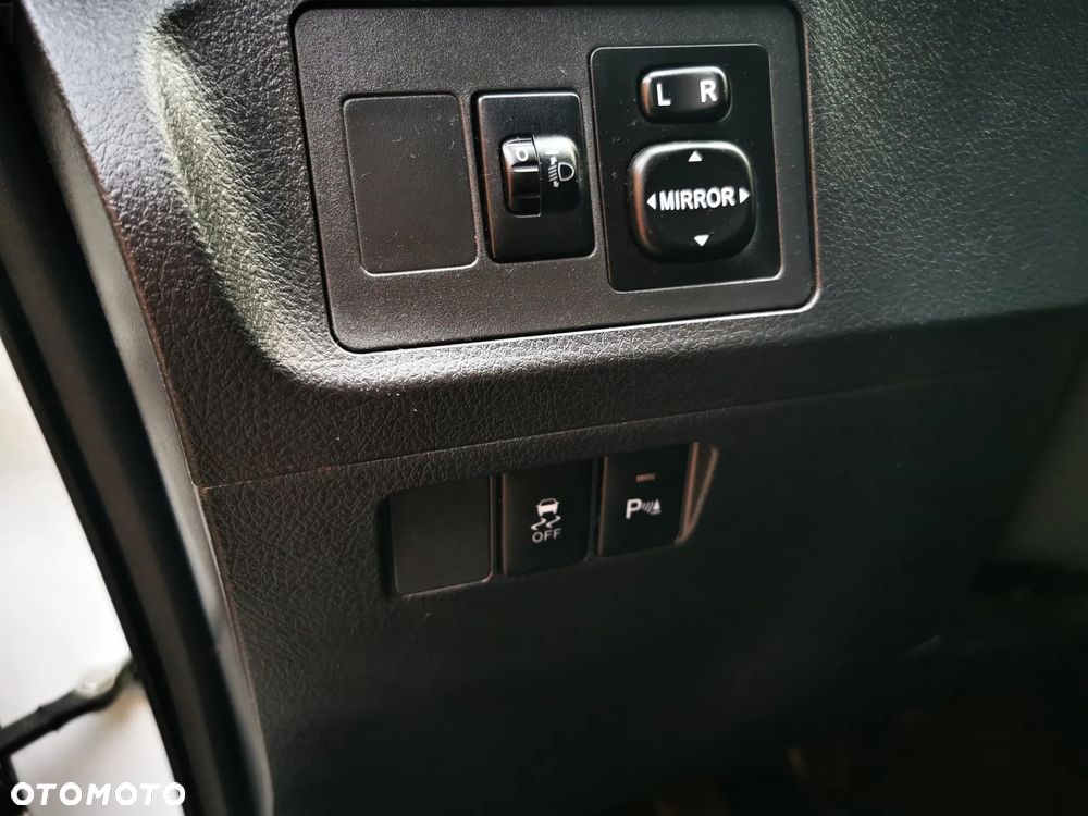 Toyota Verso 1.8 Premium 7os - 21