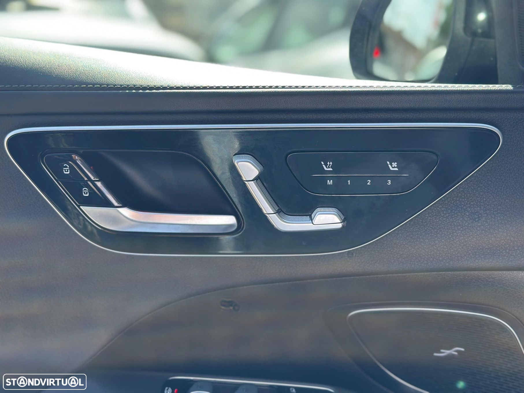 Mercedes-Benz C 300 e AMG Line - 34