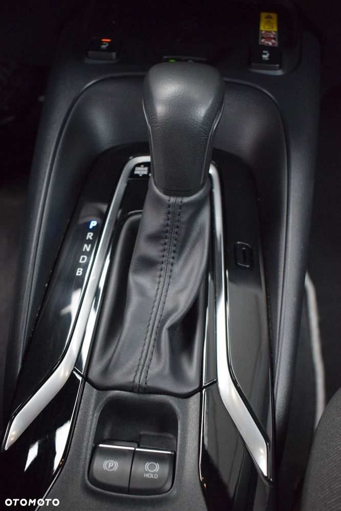 Toyota Corolla 1.8 Hybrid Comfort - 17