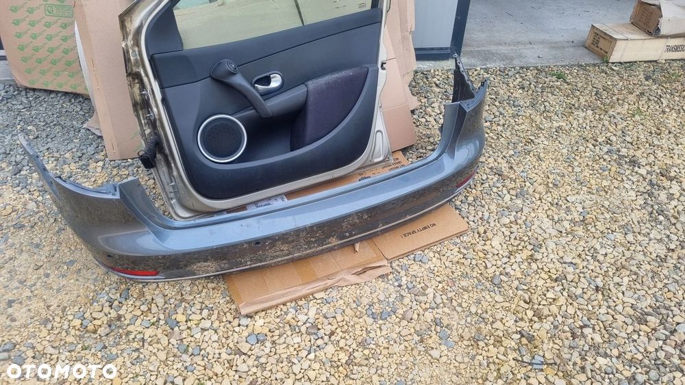 Dzwi clio III tyl prawe - 10