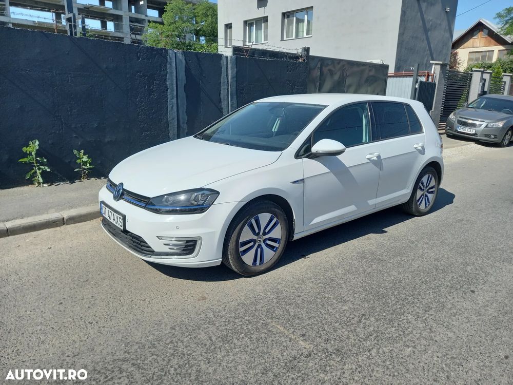 Volkswagen Golf - 1
